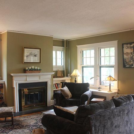 Brown Street Inn Bed And Breakfast ไอโอวาซิตี ภายนอก รูปภาพ
