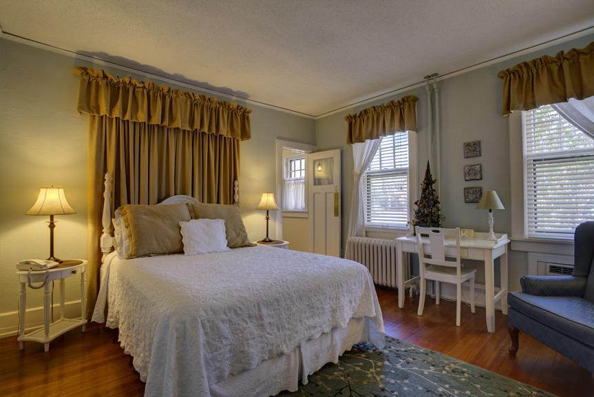 Brown Street Inn Bed And Breakfast ไอโอวาซิตี ภายนอก รูปภาพ