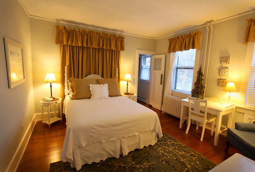 Brown Street Inn Bed And Breakfast ไอโอวาซิตี ภายนอก รูปภาพ